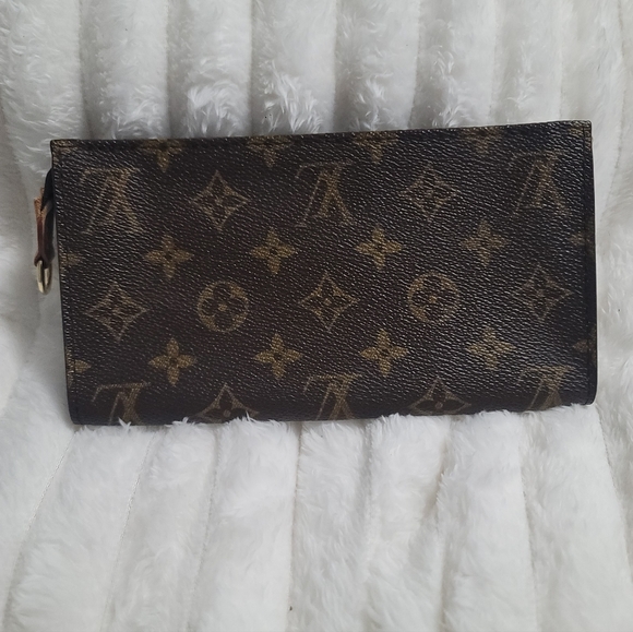 Louis Vuitton Handbags - Louis Vuitton Pochette